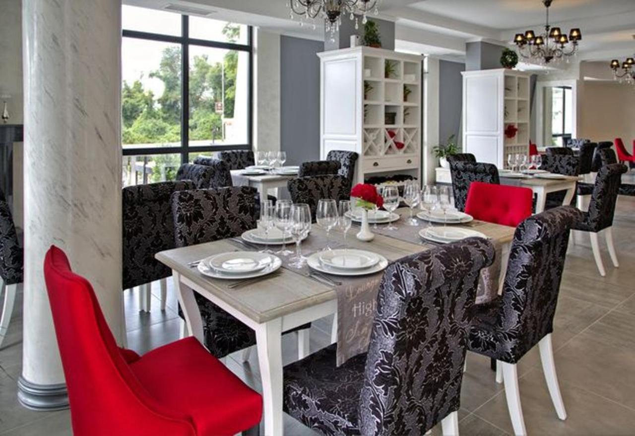Private Apartments In White Rock Castle Baltschik Exterior foto