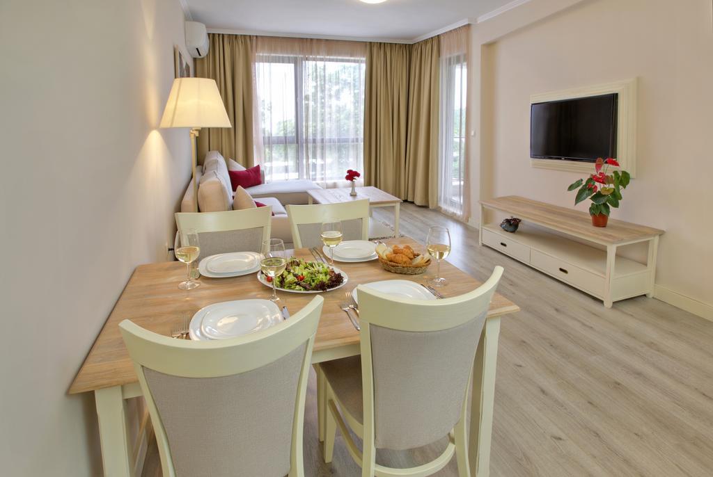 Private Apartments In White Rock Castle Baltschik Zimmer foto