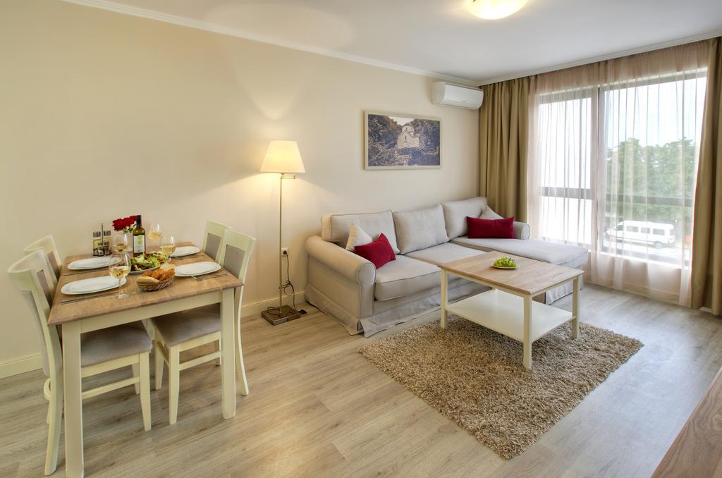 Private Apartments In White Rock Castle Baltschik Zimmer foto